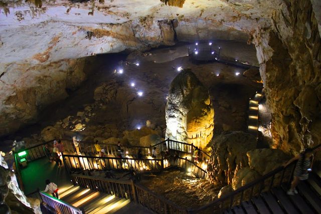 inside Phong Nha Cave 6
