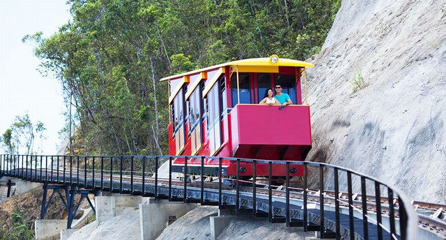 The special train with cog railway at Ba Na