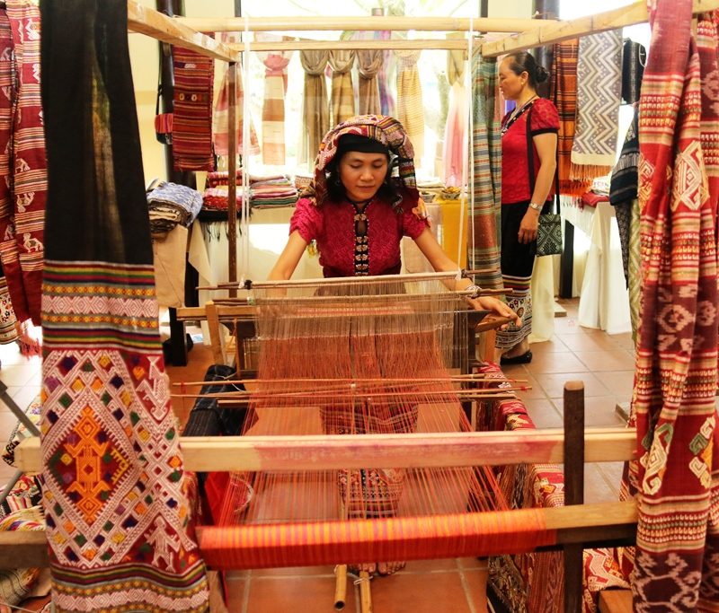 Hoa Tien Traditional Brocade Weaving Village tour package
