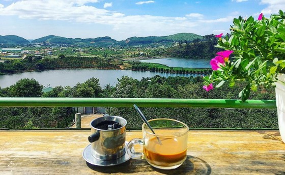 to enjoy your coffee at the largest coffee farm on route of Dalat - Mui Ne